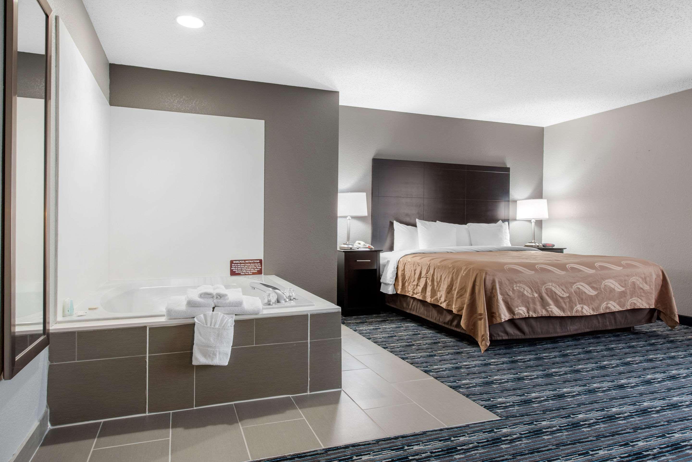 Quality Inn & Suites Brownsburg - Indianapolis West Екстер'єр фото