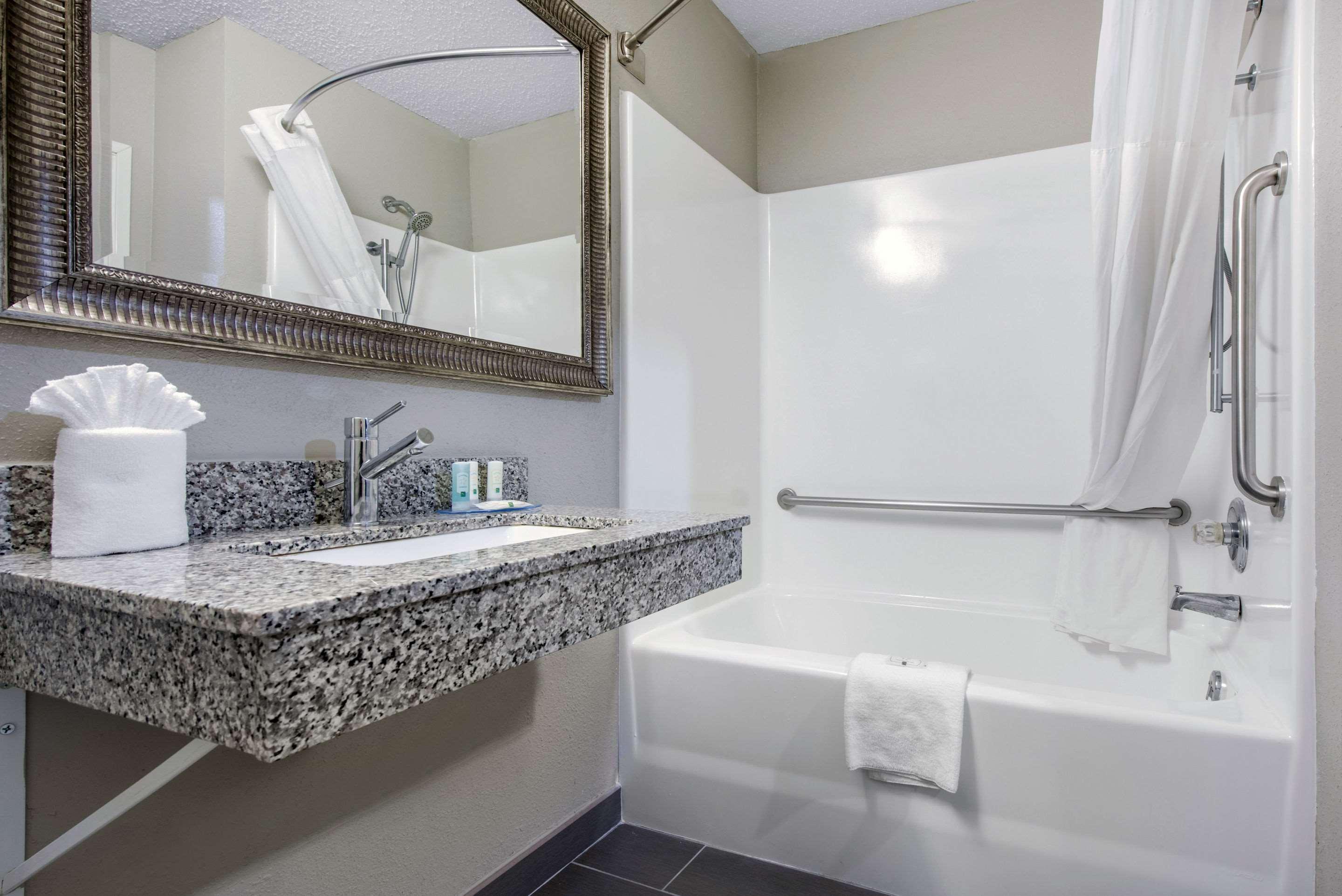 Quality Inn & Suites Brownsburg - Indianapolis West Екстер'єр фото