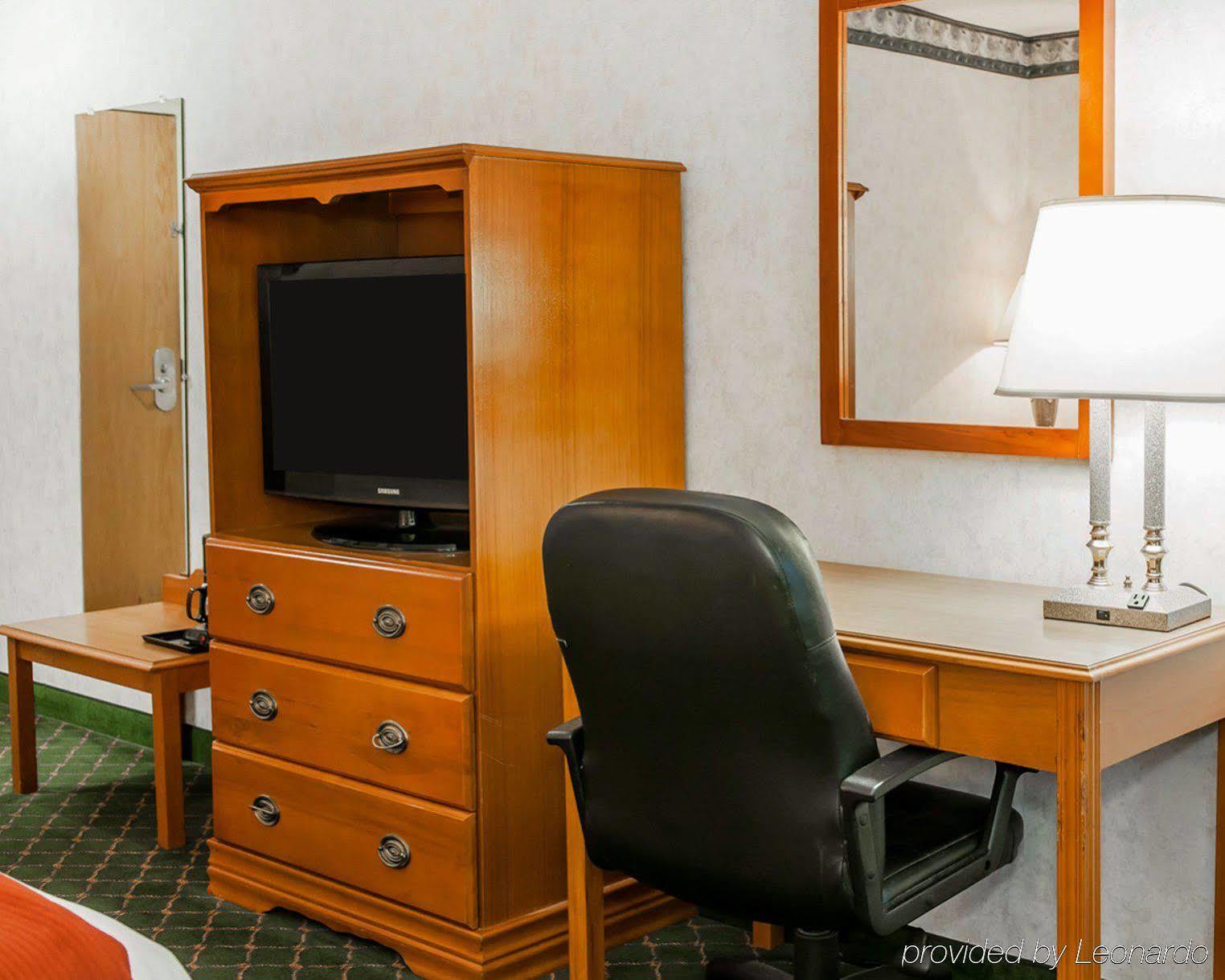 Quality Inn & Suites Brownsburg - Indianapolis West Екстер'єр фото